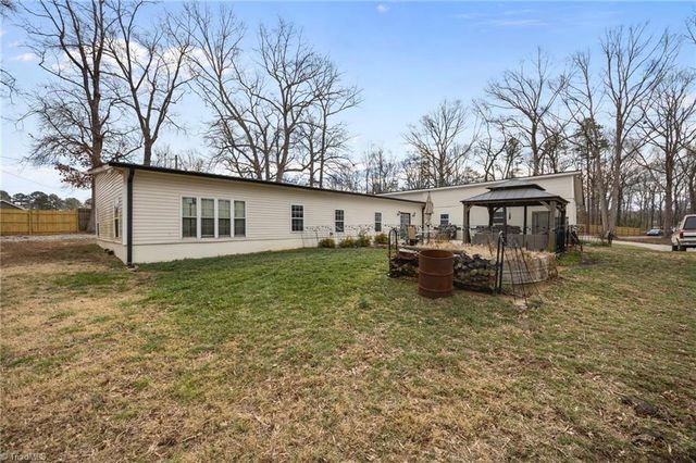 901 Decker Road, Thomasville, NC 27360