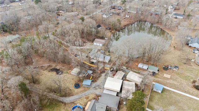 901 Decker Road, Thomasville, NC 27360