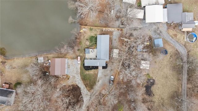 901 Decker Road, Thomasville, NC 27360