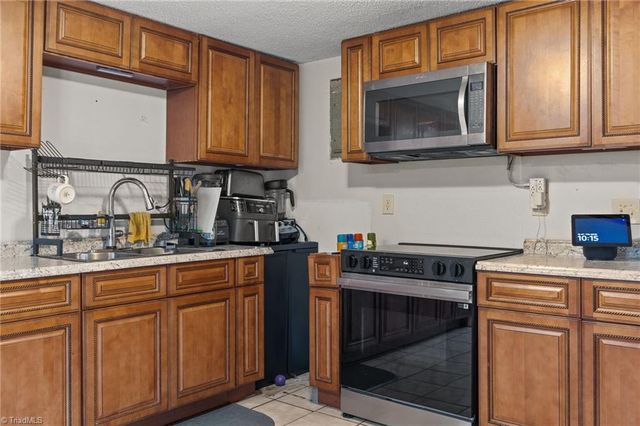 901 Decker Road, Thomasville, NC 27360