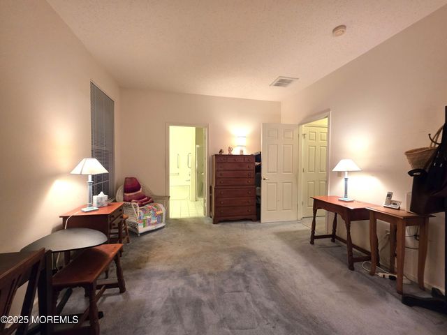 91 Robin Lane, Barnegat, NJ 08005