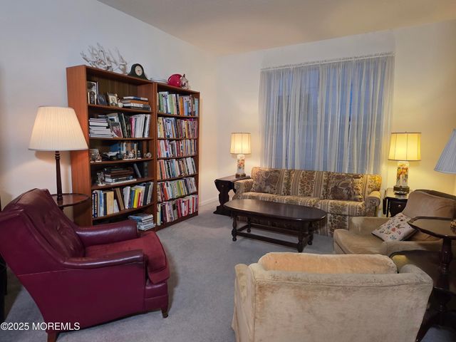 91 Robin Lane, Barnegat, NJ 08005