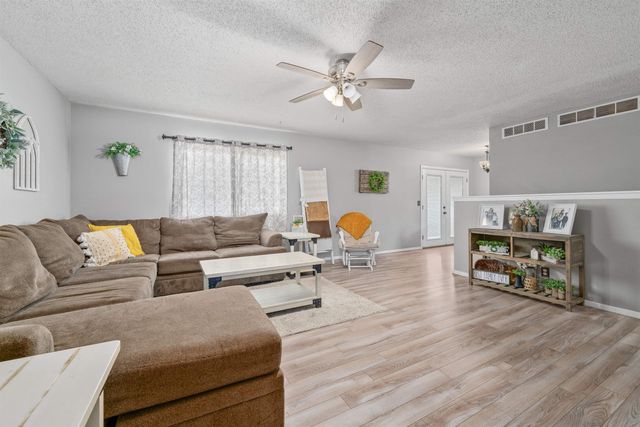 2246 W 46th St S, Wichita, KS 67217