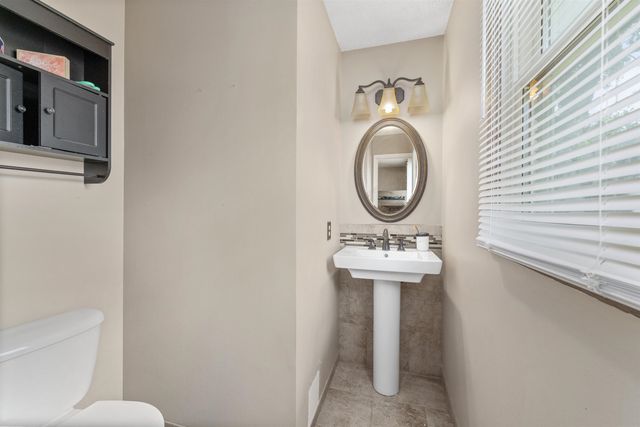 2246 W 46th St S, Wichita, KS 67217