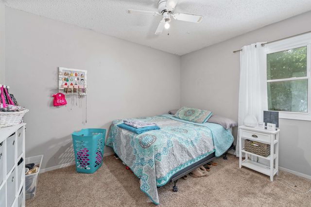 2246 W 46th St S, Wichita, KS 67217