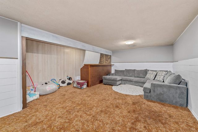 2246 W 46th St S, Wichita, KS 67217