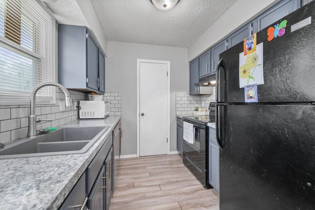 2246 W 46th St S, Wichita, KS 67217