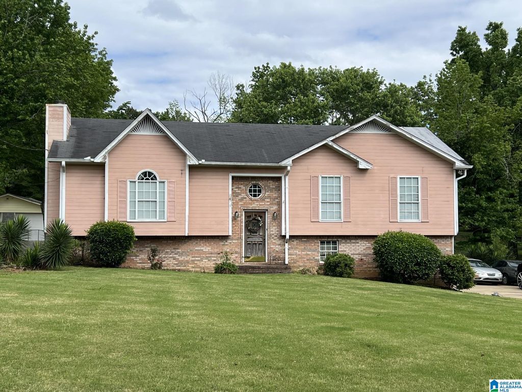 113 FAIRLANE DRIVE, Pleasant Grove, AL 35127