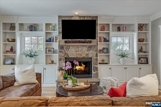 425 Rock Road, Glen Rock, NJ 07452