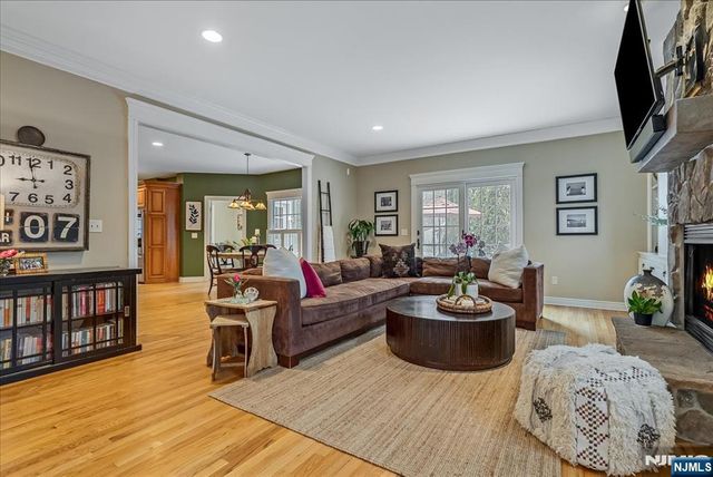 425 Rock Road, Glen Rock, NJ 07452