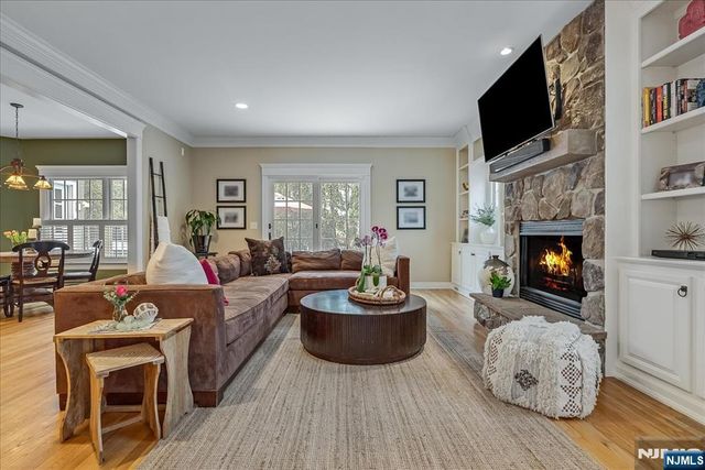 425 Rock Road, Glen Rock, NJ 07452