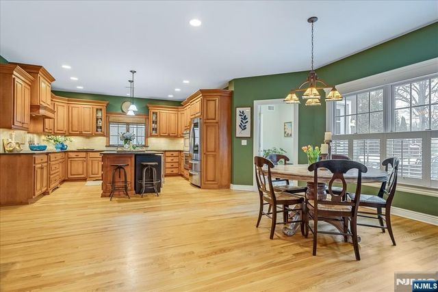 425 Rock Road, Glen Rock, NJ 07452