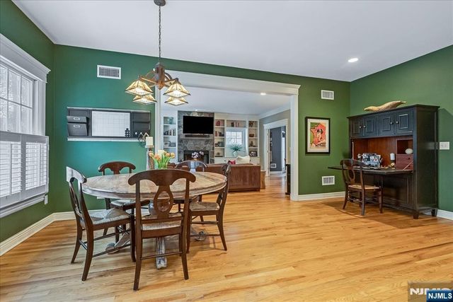 425 Rock Road, Glen Rock, NJ 07452