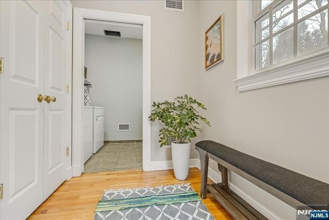 425 Rock Road, Glen Rock, NJ 07452