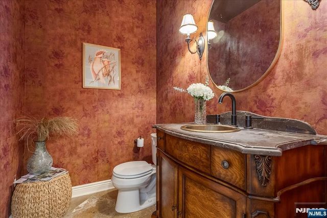 425 Rock Road, Glen Rock, NJ 07452