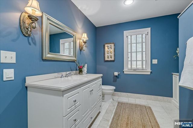 425 Rock Road, Glen Rock, NJ 07452