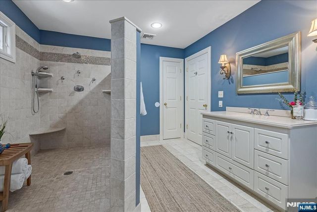 425 Rock Road, Glen Rock, NJ 07452