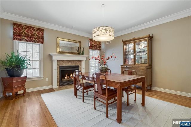 425 Rock Road, Glen Rock, NJ 07452