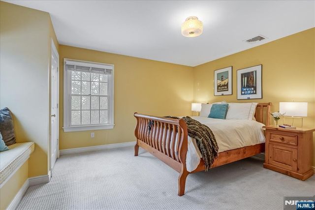 425 Rock Road, Glen Rock, NJ 07452