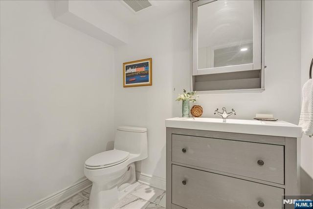 425 Rock Road, Glen Rock, NJ 07452