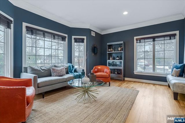 425 Rock Road, Glen Rock, NJ 07452