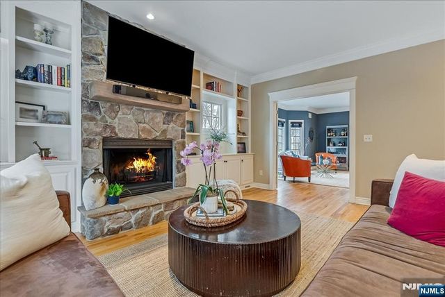 425 Rock Road, Glen Rock, NJ 07452