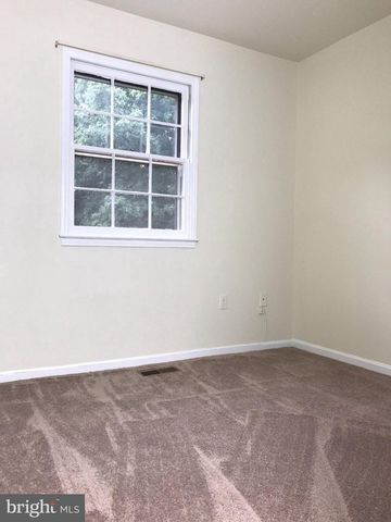 1950 MAYFLOWER DR, Woodbridge, VA 22192