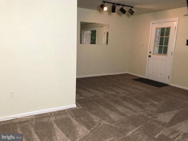 1950 MAYFLOWER DR, Woodbridge, VA 22192