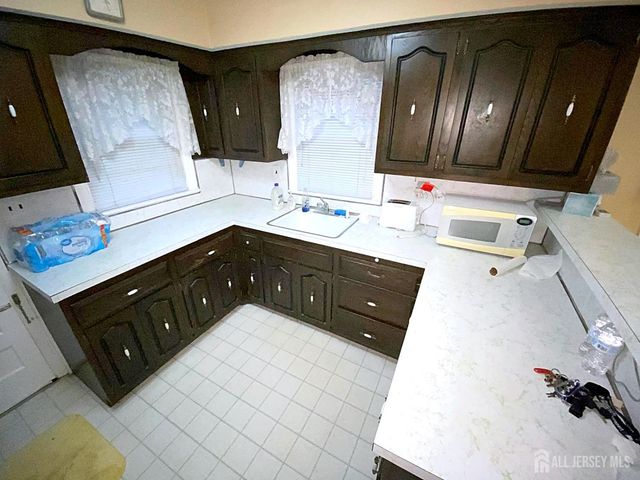 1131 Wood Avenue, Edison, NJ 08820