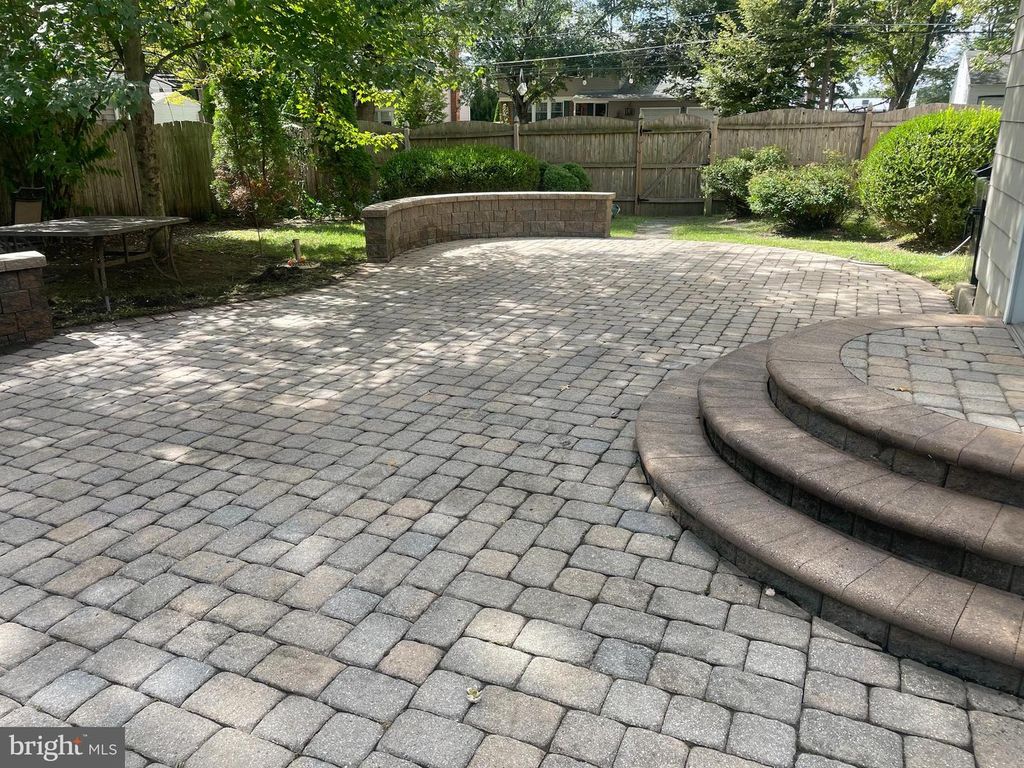 300 PORTSMOUTH RD, Cherry Hill, NJ 08034