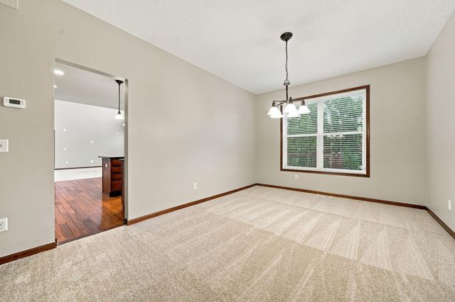 2109 Rockridge Circle, Shakopee, MN 55379
