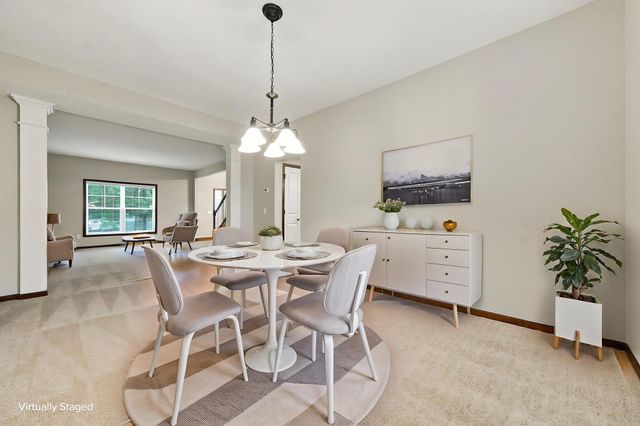 2109 Rockridge Circle, Shakopee, MN 55379