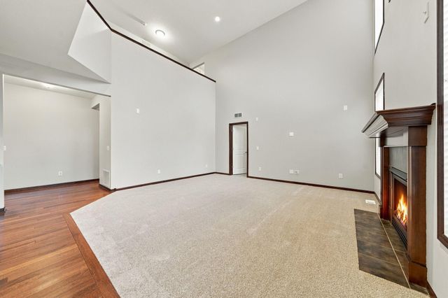 2109 Rockridge Circle, Shakopee, MN 55379