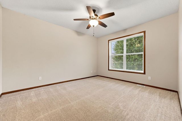 2109 Rockridge Circle, Shakopee, MN 55379