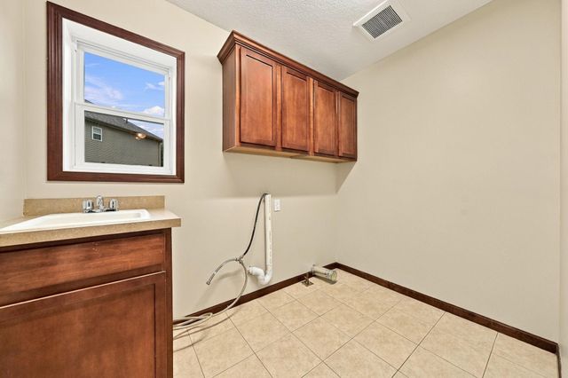 2109 Rockridge Circle, Shakopee, MN 55379
