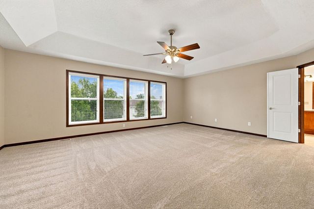 2109 Rockridge Circle, Shakopee, MN 55379