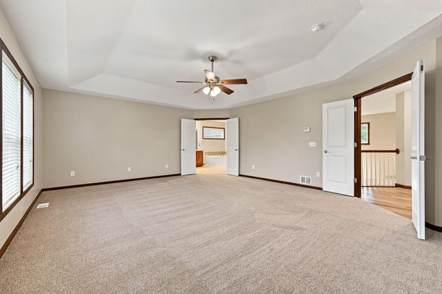 2109 Rockridge Circle, Shakopee, MN 55379