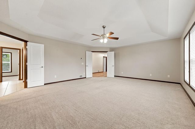 2109 Rockridge Circle, Shakopee, MN 55379
