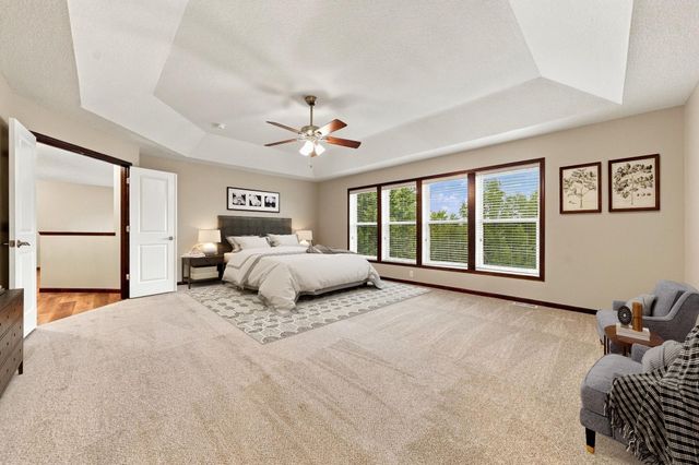 2109 Rockridge Circle, Shakopee, MN 55379