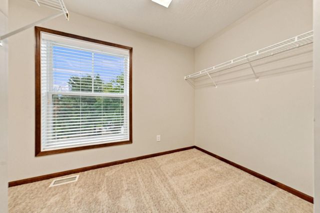 2109 Rockridge Circle, Shakopee, MN 55379