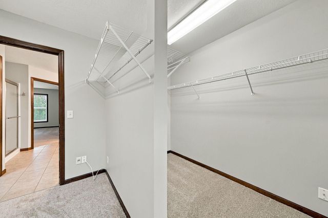 2109 Rockridge Circle, Shakopee, MN 55379