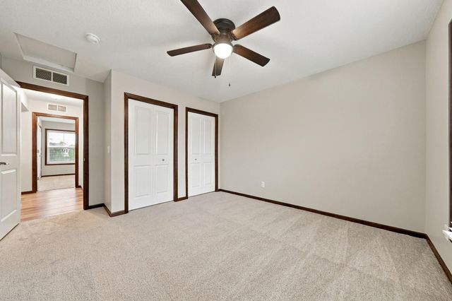 2109 Rockridge Circle, Shakopee, MN 55379