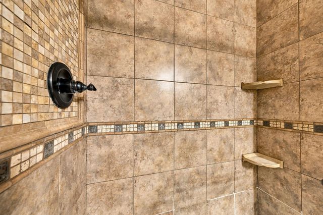2109 Rockridge Circle, Shakopee, MN 55379