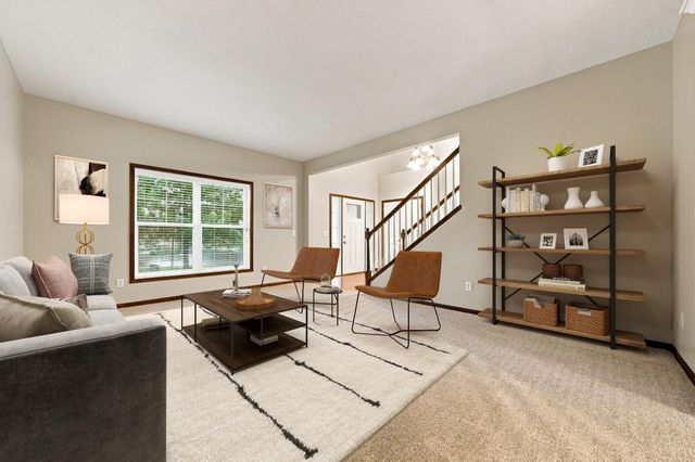 2109 Rockridge Circle, Shakopee, MN 55379