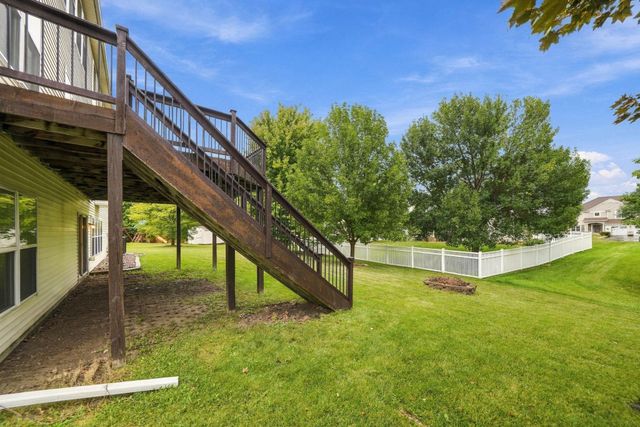 2109 Rockridge Circle, Shakopee, MN 55379