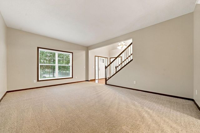 2109 Rockridge Circle, Shakopee, MN 55379