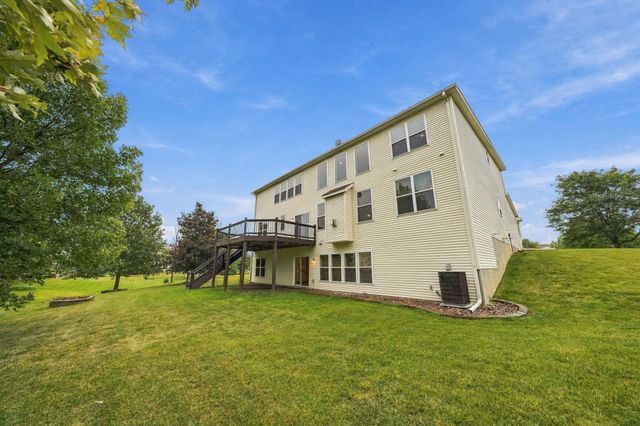 2109 Rockridge Circle, Shakopee, MN 55379