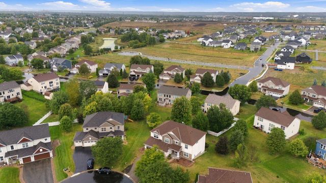 2109 Rockridge Circle, Shakopee, MN 55379