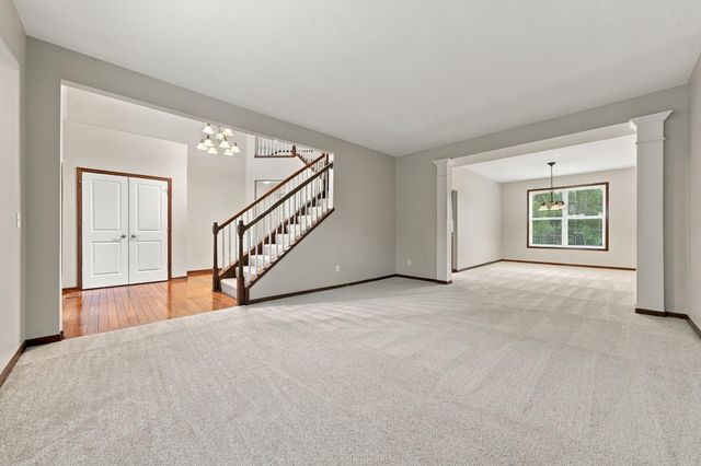 2109 Rockridge Circle, Shakopee, MN 55379