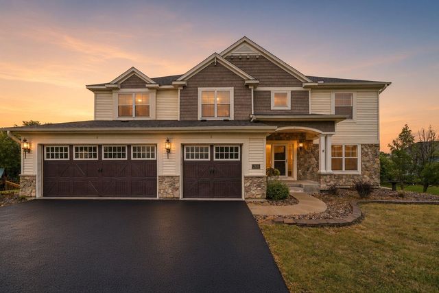 2109 Rockridge Circle, Shakopee, MN 55379